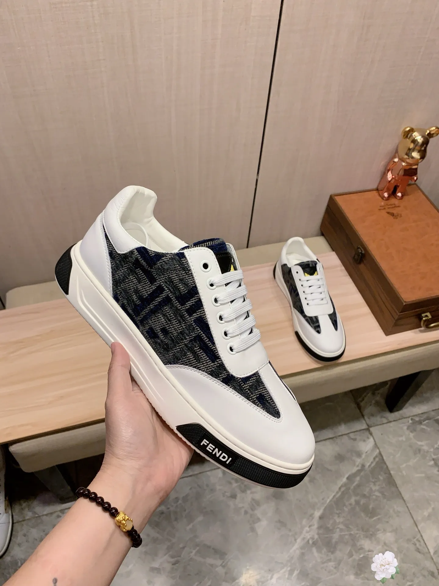 Men's men's shoes 💰420💰💰🎩🎩[Lightning][Lightning] "FENDI*" The latest and most popular casual shoes, top brand [Seduce] luxury ~ purchasing agent, top quality ~. [Strong] The upper is made of imported breathable cowhide with material ➕ breathable sheepskin feet (•) and fine workmanship. The original stylish and stylish soft rubber wear-resistant and non-slip outsole is light and comfortable on the feet. The real thing looks better when photographed in person. 0099: code: 38-44, 4️⃣ colors selected